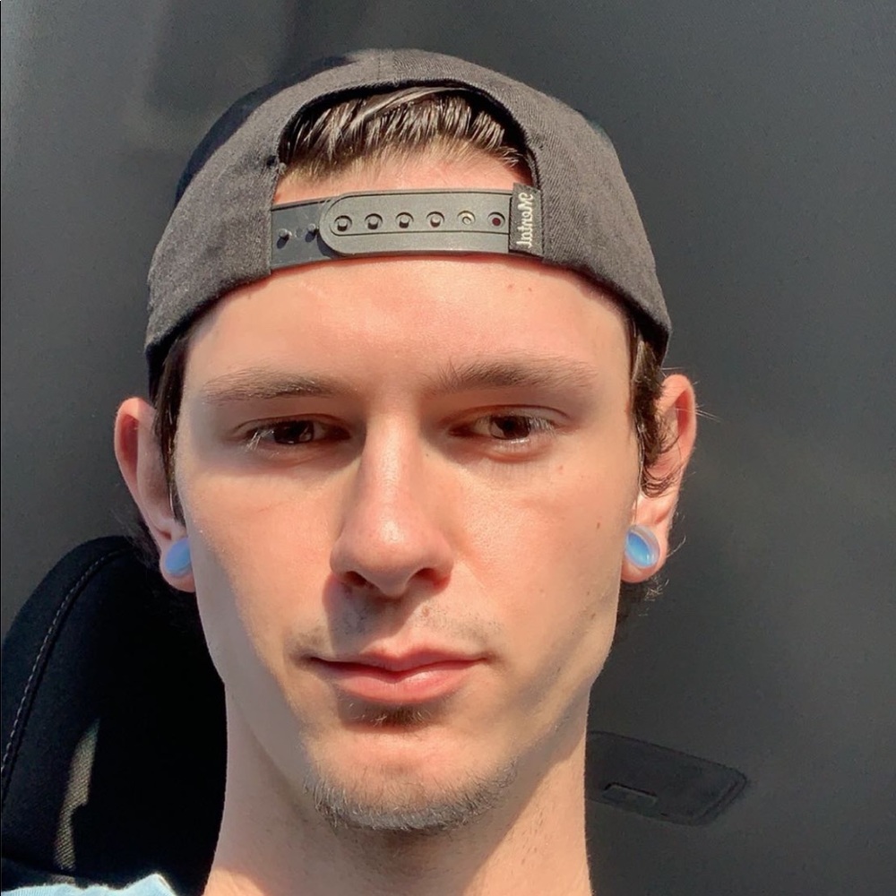 Meet your Posher, Brandon